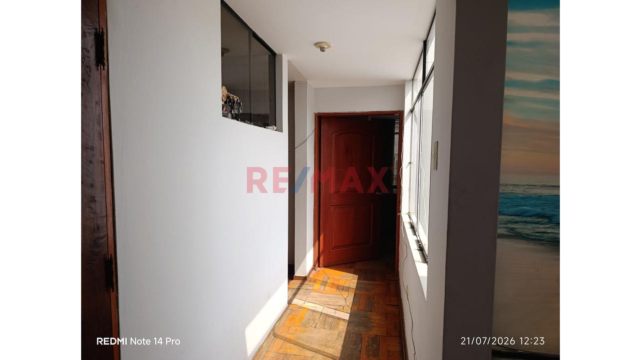 Venta De Amplio Departamento Cerca Av. Los Fresnos — foto 11