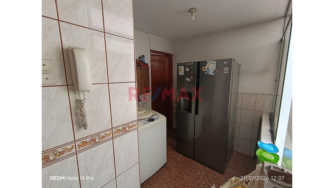 Venta De Amplio Departamento Cerca Av. Los Fresnos — foto 9
