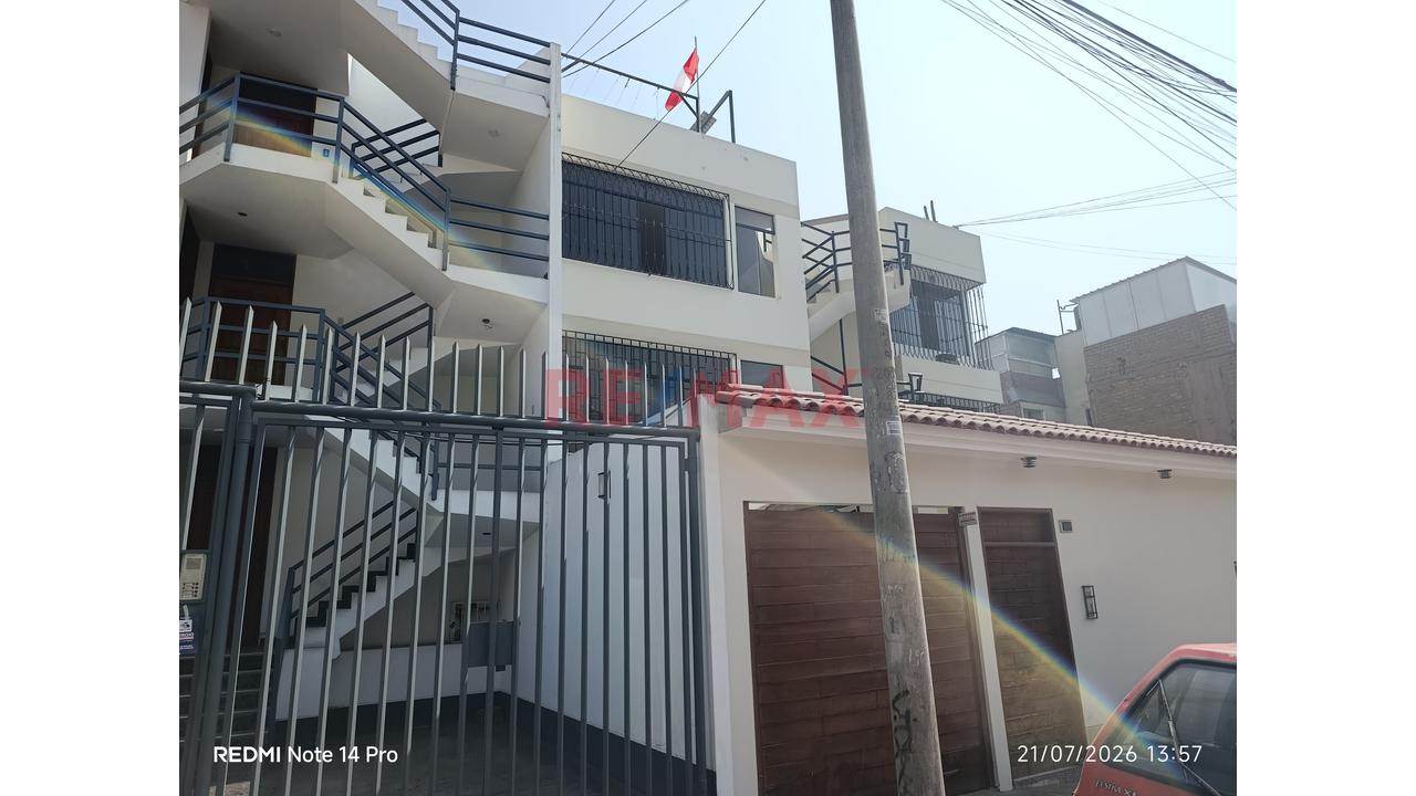 Venta De Amplio Departamento Cerca Av. Los Fresnos — foto 2