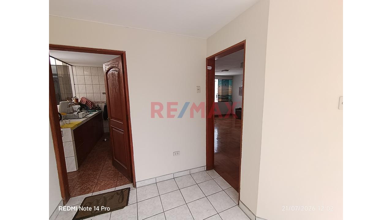 Venta De Amplio Departamento Cerca Av. Los Fresnos — foto 5