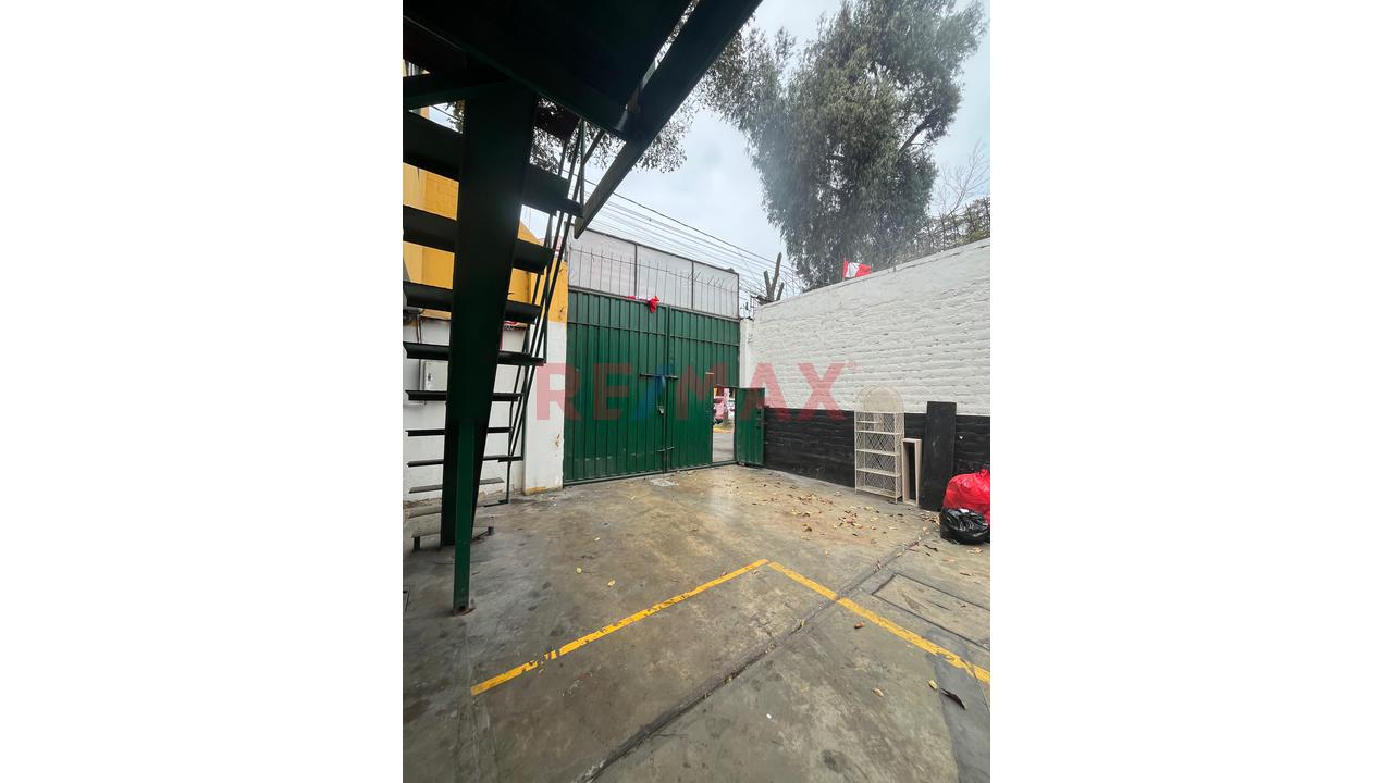 Alquila(Solo A Empresas )Un Amplio Local Comercial En Plena Av. Alameda Sur – Chorrillos - 2