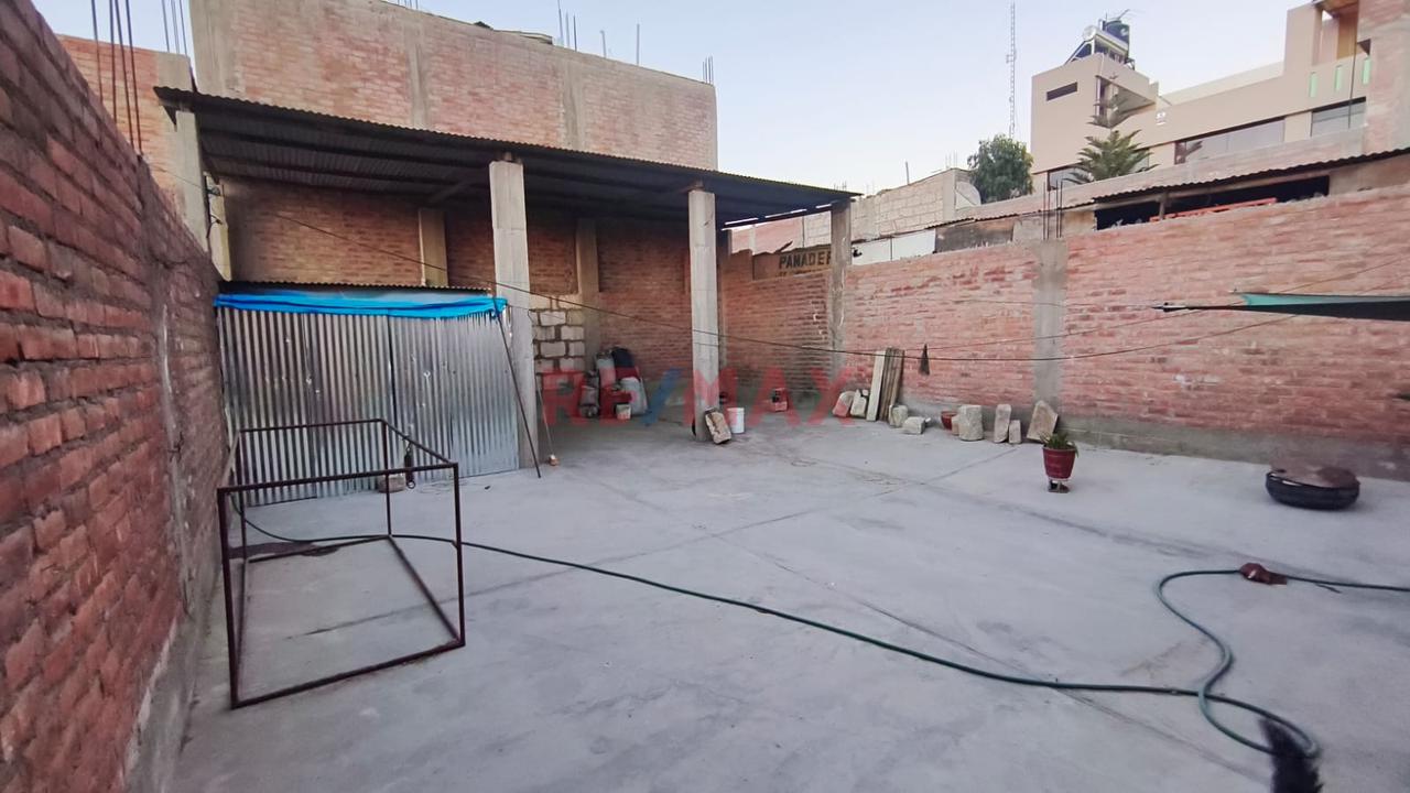 Casa Comercial En Alquiler Solo Para Empresas Cualquier Rubro En Peruarbo En Cerro Colorado — foto 3
