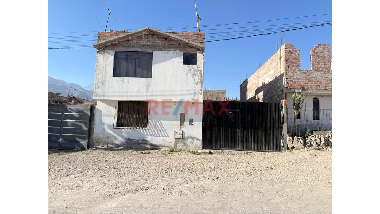 Casa Comercial En Alquiler Solo Para Empresas Cualquier Rubro En Peruarbo En Cerro Colorado