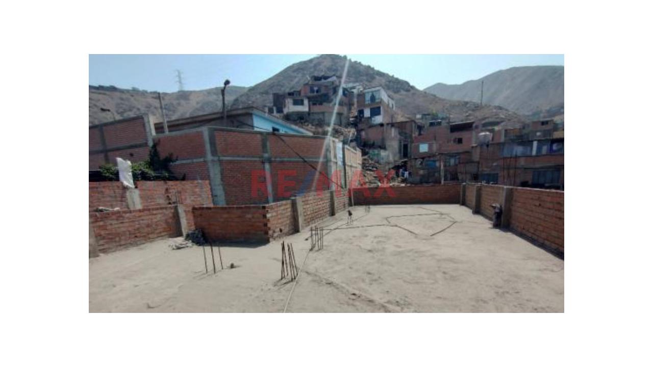 Venta Edificio En El Rimac - 3 Pisos Construidos - 12