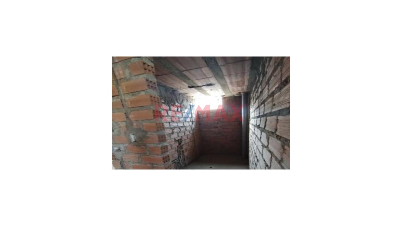Venta Edificio En El Rimac - 3 Pisos Construidos - 4