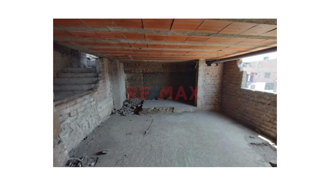 Venta Edificio En El Rimac - 3 Pisos Construidos - 2