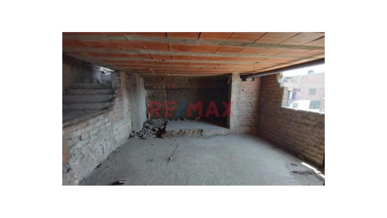 Venta Edificio En El Rimac - 3 Pisos Construidos - 20