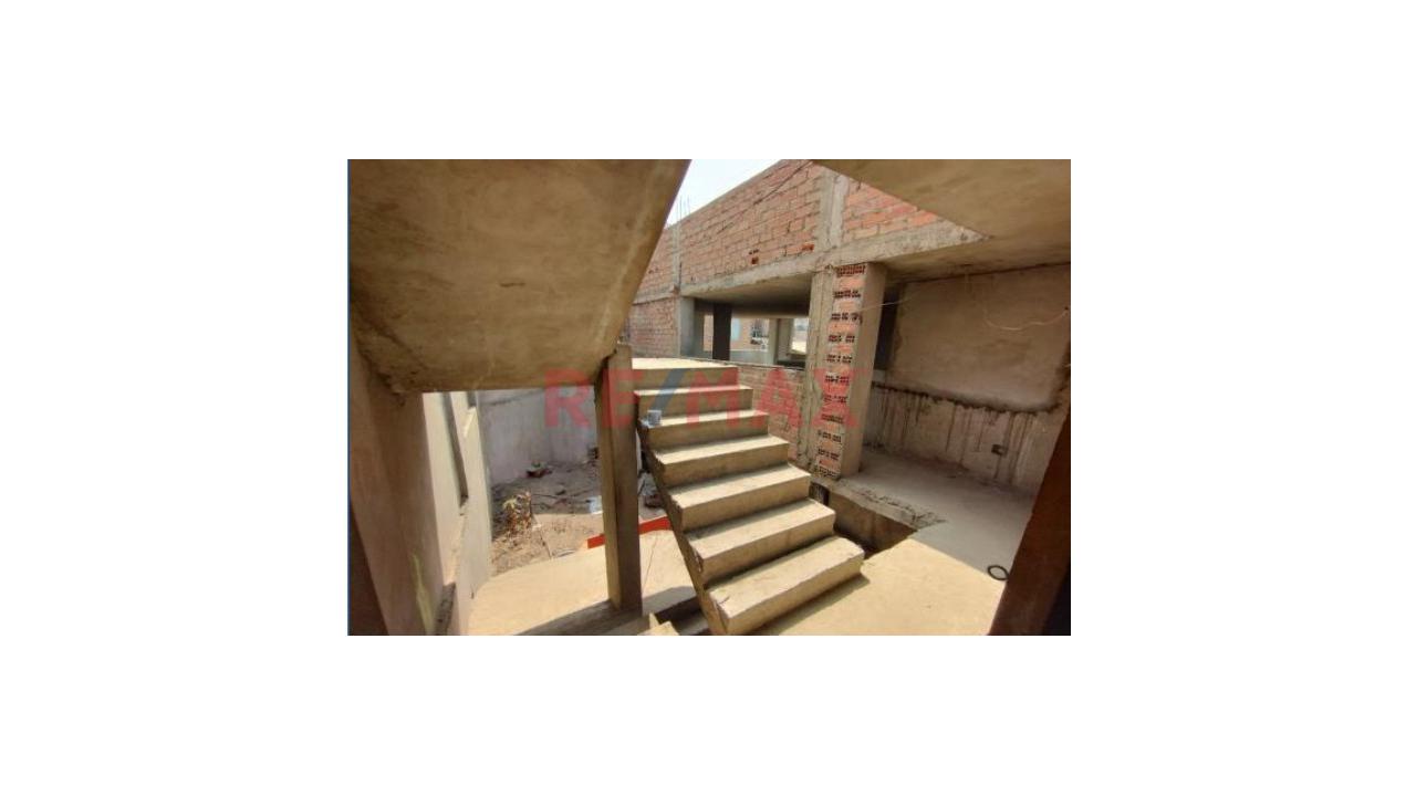 Venta Edificio En El Rimac - 3 Pisos Construidos - 14