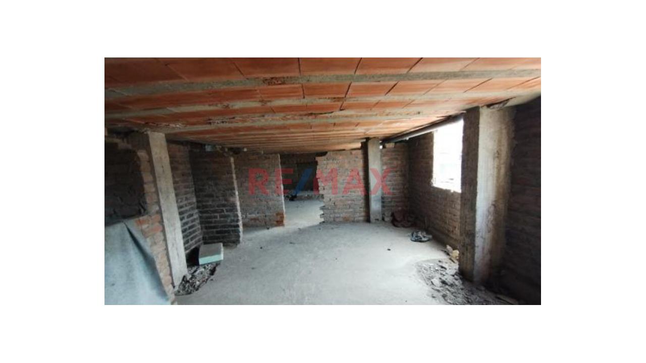 Venta Edificio En El Rimac - 3 Pisos Construidos - 17