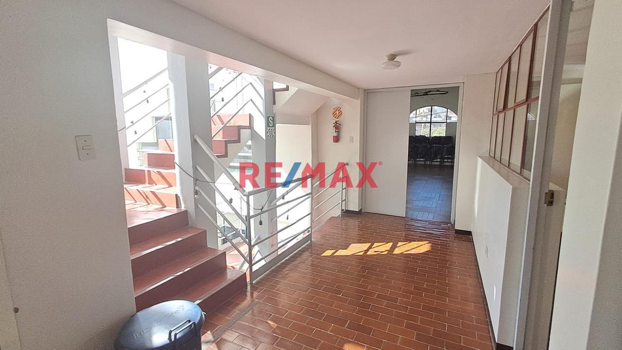 Se Alquila 3 Oficinas En 2° Piso,, Urb Victoria, Cercado, Arequipa - 1
