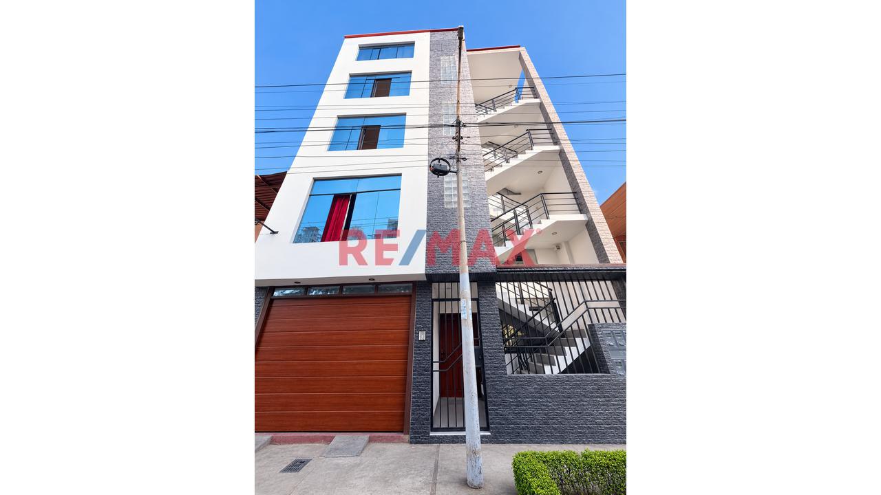 Venta Departamento Urb La Rinconada - Frente Parque - 1