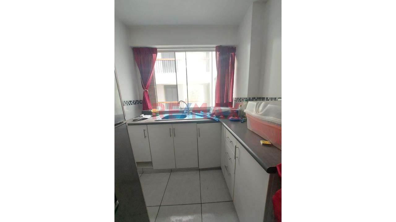 Venta De Departamento En Tercer Piso Con Cochera Cerca Al Mercado De Productores En Ate — foto 6
