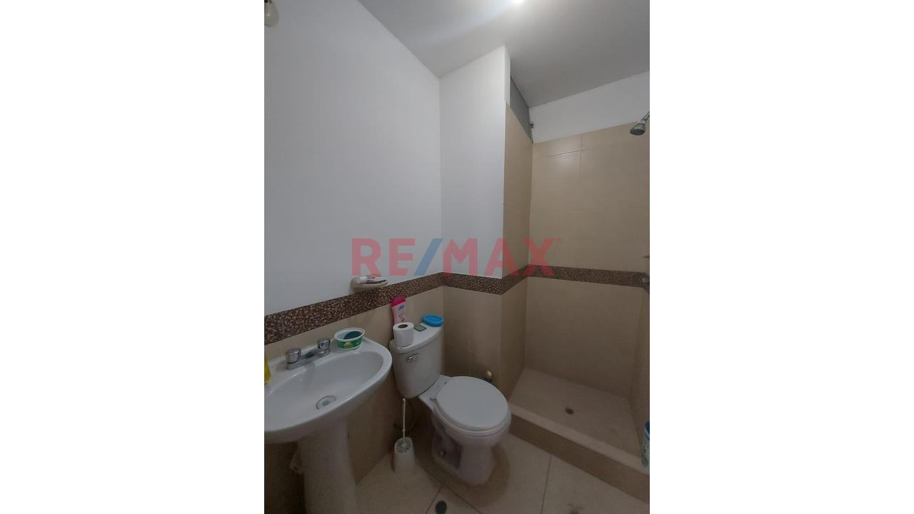 Venta De Departamento En Tercer Piso Con Cochera Cerca Al Mercado De Productores En Ate — foto 8