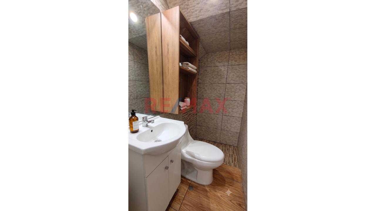 Venta De Amplia Casa Remodelada En Urb. San Antonio – Bellavista — foto 9