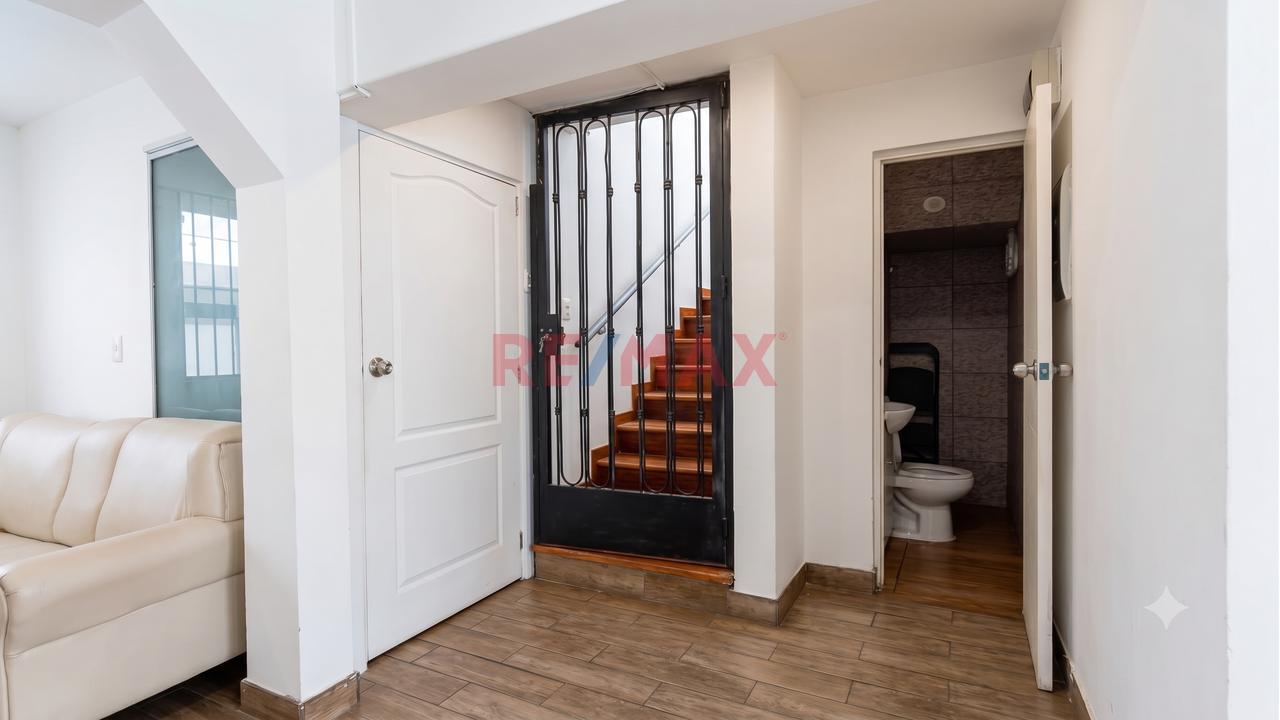Venta De Amplia Casa Remodelada En Urb. San Antonio – Bellavista - 19