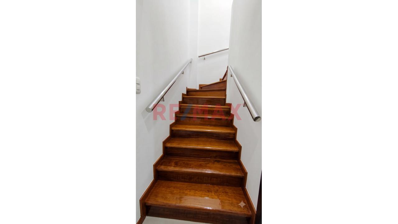 Venta De Amplia Casa Remodelada En Urb. San Antonio – Bellavista — foto 14