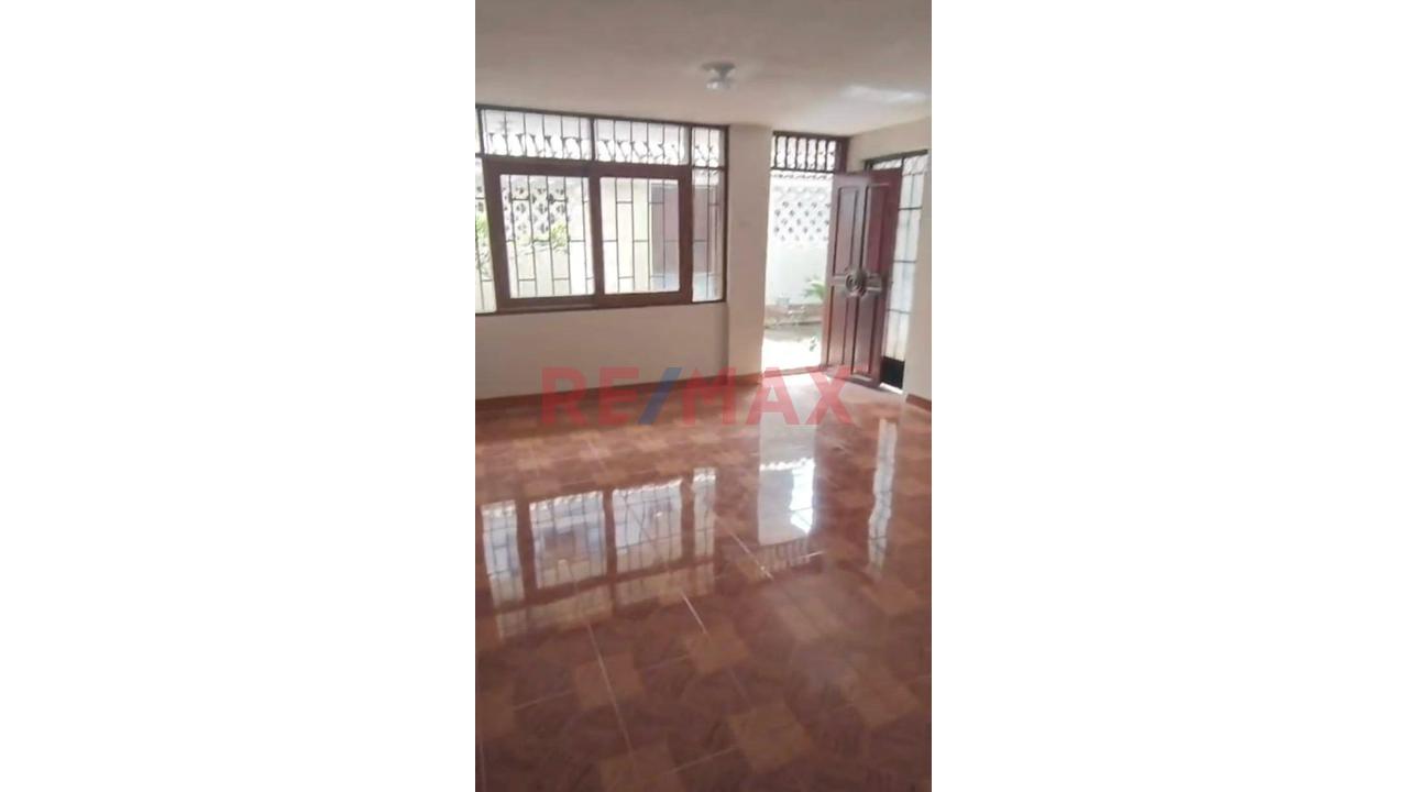 ¡Vendo Hermoso Primer Piso En San Juan De Lurigancho! 🏡🇵🇪 — foto 2