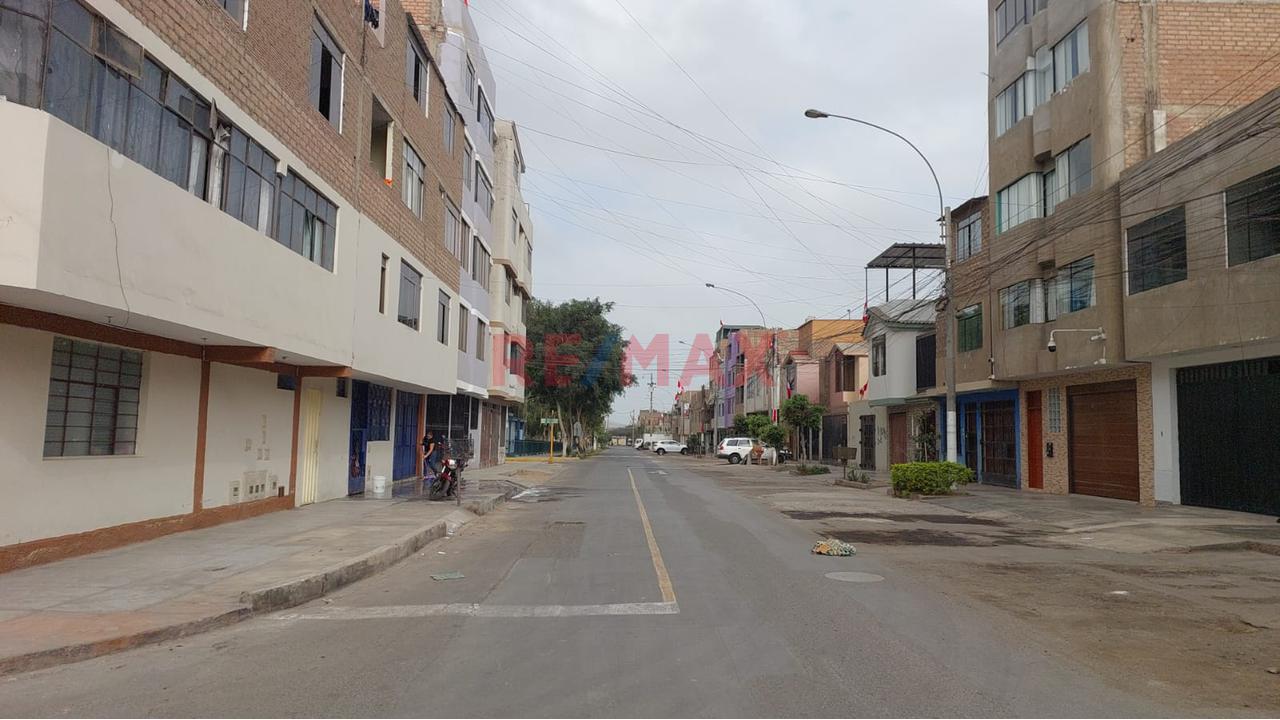 Oportunidad !!Venta De Casa A Pocos Pasos De La Universidad Cientifica, Upn, Cesar Vallejo- Av. Huandoy Con 2 De Octubre - Excelente Ubicación Y Tu Mejor Inversion — foto 15