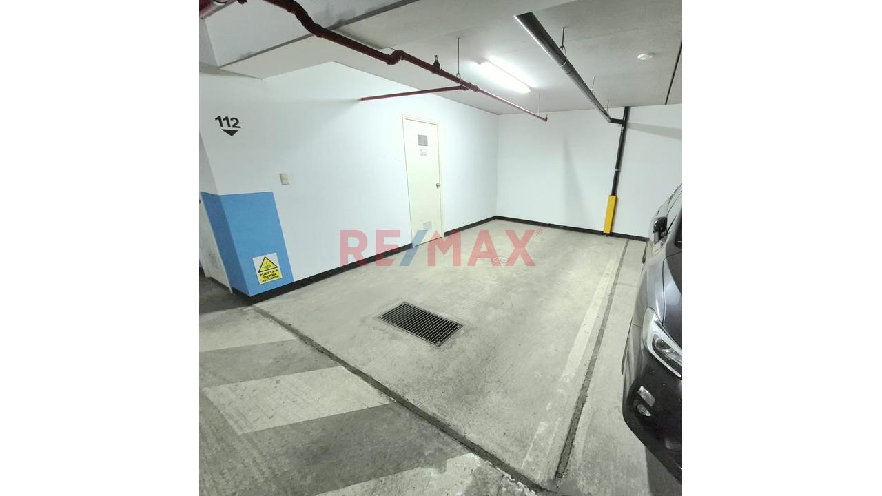 Alquiler De Exclusivo Departamento Con Estacionamiento – Jesús María — foto 13