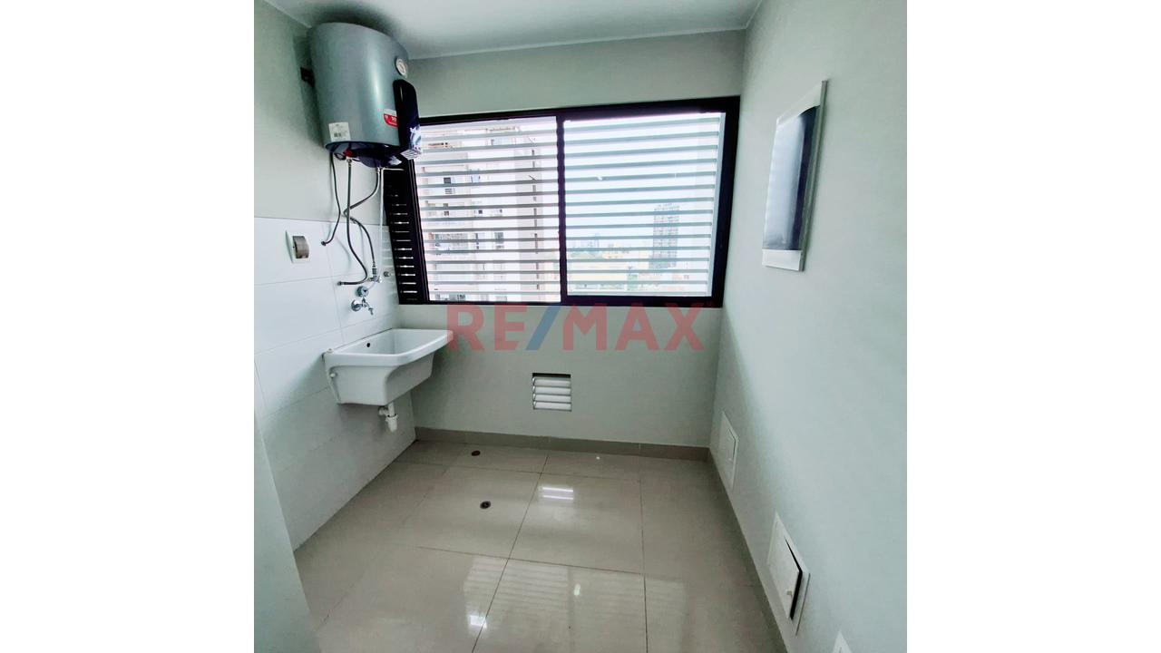 Alquiler De Exclusivo Departamento Con Estacionamiento – Jesús María — foto 12