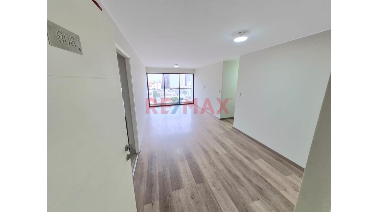 Alquiler De Exclusivo Departamento Con Estacionamiento – Jesús María — foto 3