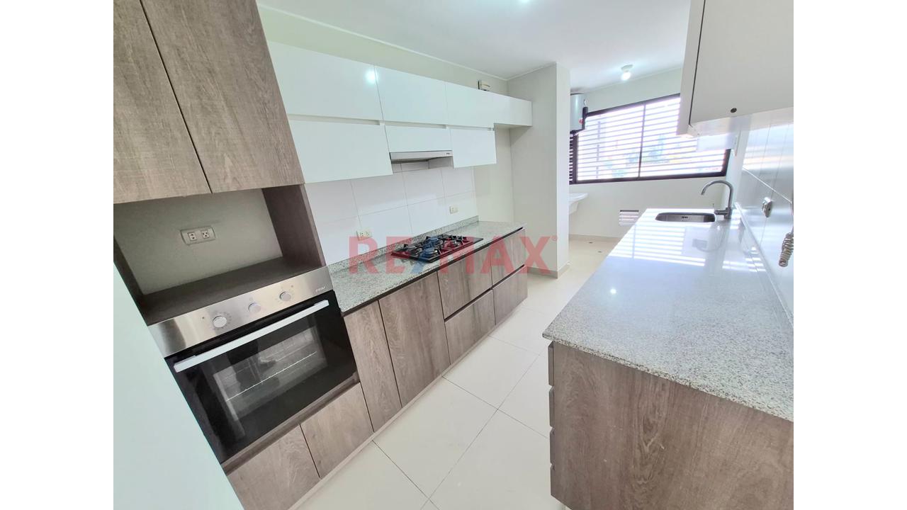 Alquiler De Exclusivo Departamento Con Estacionamiento – Jesús María — foto 10