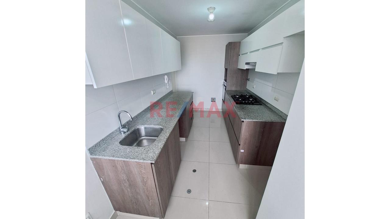 Alquiler De Exclusivo Departamento Con Estacionamiento – Jesús María — foto 11