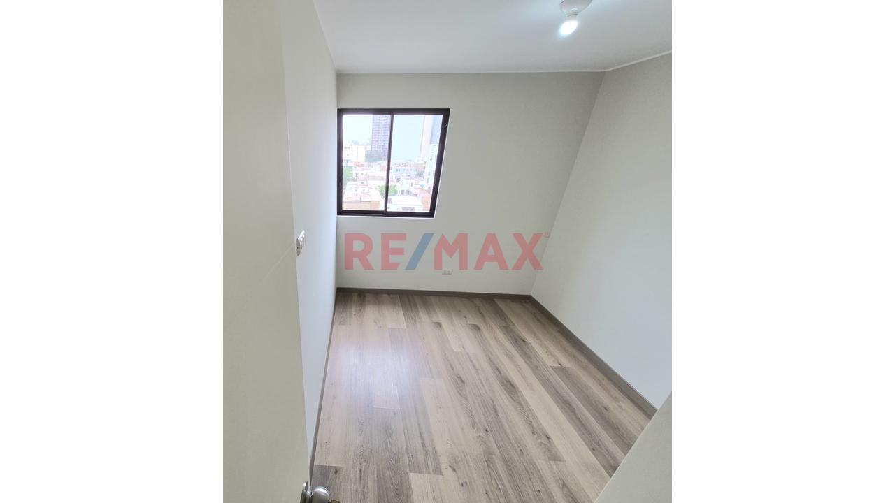 Alquiler De Exclusivo Departamento Con Estacionamiento – Jesús María — foto 8