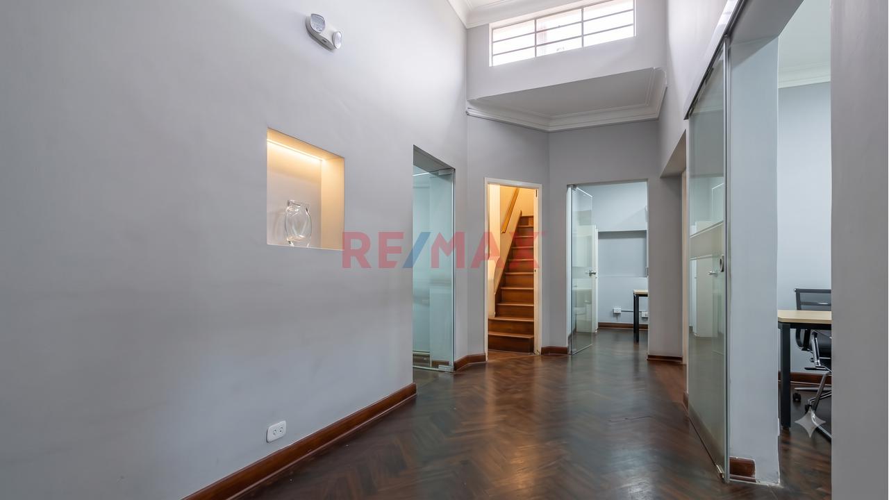 Alquiler De Casa / Oficina Con Cochera En Miraflores — foto 2