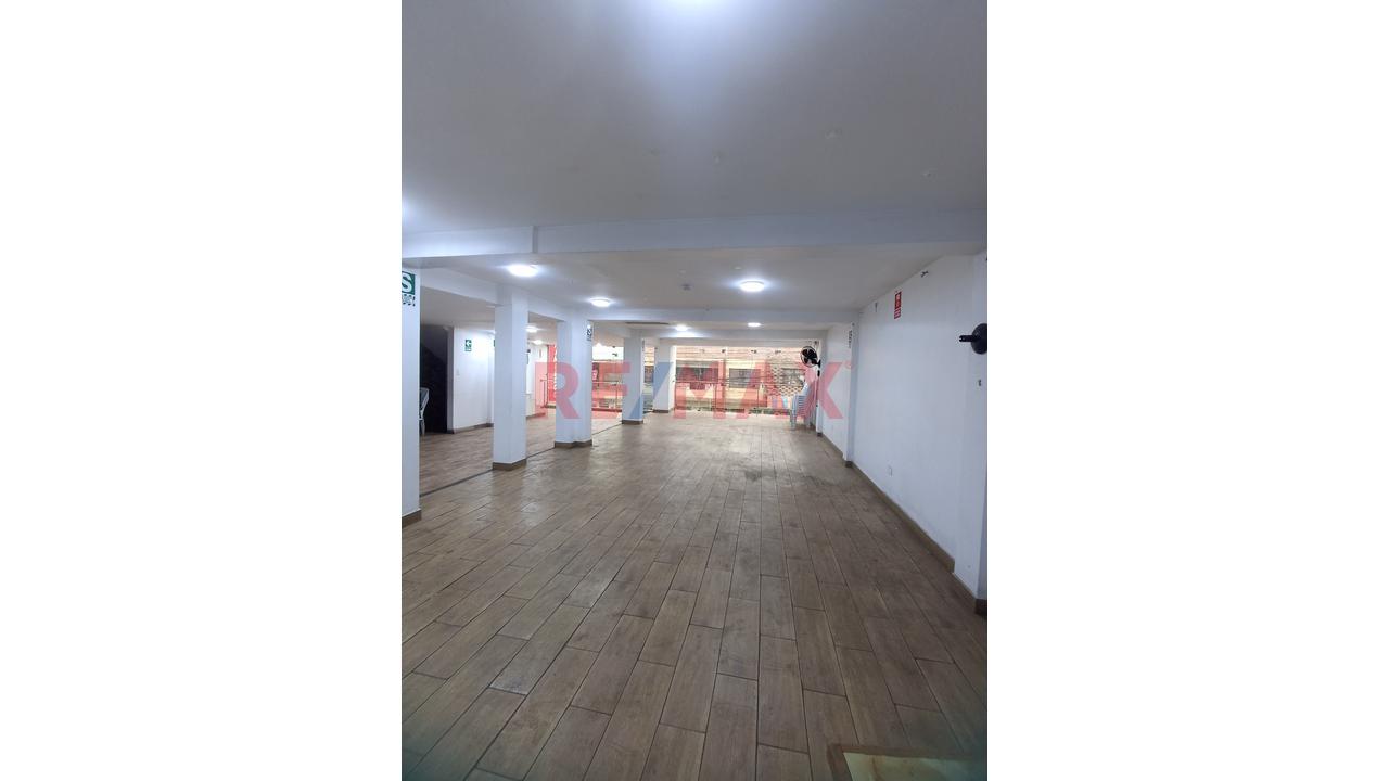 Alquiler De Local Comercial  En Smp. - Alt. 18 Av Peru. - 5