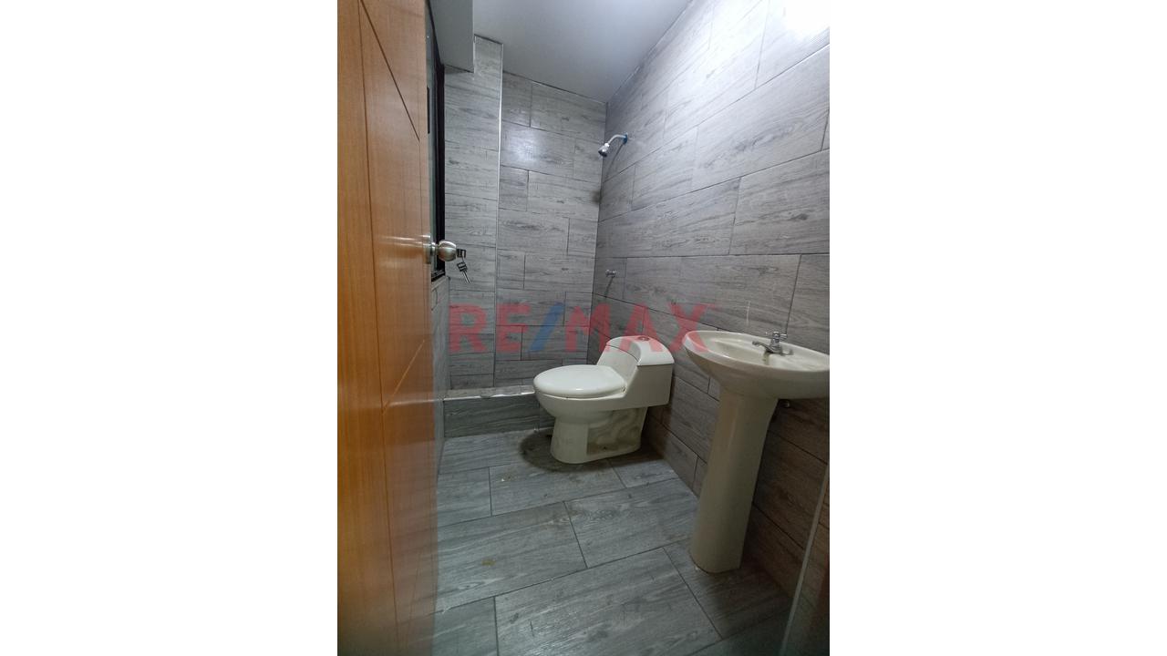 Alquiler De Local Comercial  En Smp. - Alt. 18 Av Peru. - 14