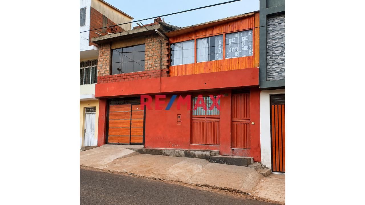 🏡 ¡Se Vende Casa Como Terreno En Miguel Grau – Paucarpata! 📍