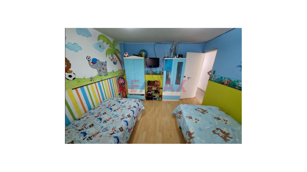 Oportunidad Única: Casa Multifamiliar O Comercial En Esquina (Frente A La Uni) — foto 4