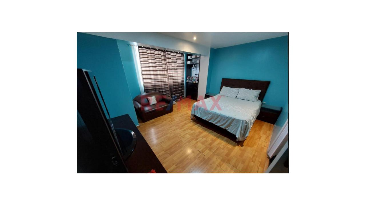 Oportunidad Única: Casa Multifamiliar O Comercial En Esquina (Frente A La Uni) — foto 13