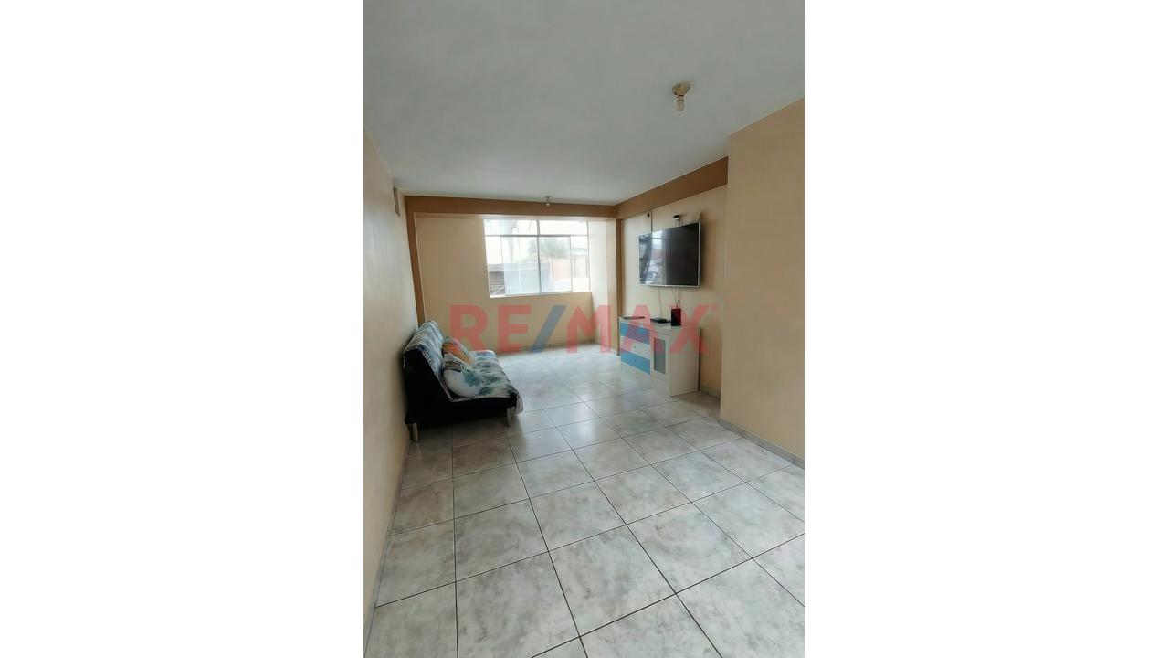 Oportunidad Única: Casa Multifamiliar O Comercial En Esquina (Frente A La Uni) — foto 5