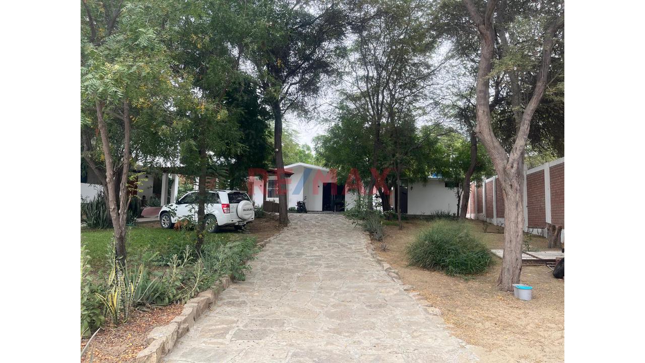 Linda Y Amplia Casa De 1,483 M2 En Venta En La Mariposa En Piura — foto 2