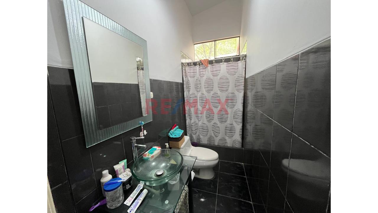 Linda Y Amplia Casa De 1,483 M2 En Venta En La Mariposa En Piura — foto 13