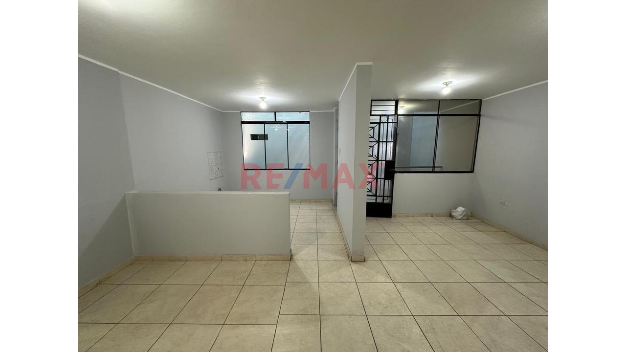 Alquilo Edificio Institucional | Ciudad Del Deporte | Ventanilla - 20