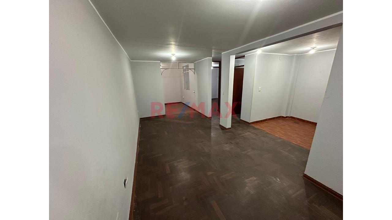 Alquilo Edificio Institucional | Ciudad Del Deporte | Ventanilla - 3