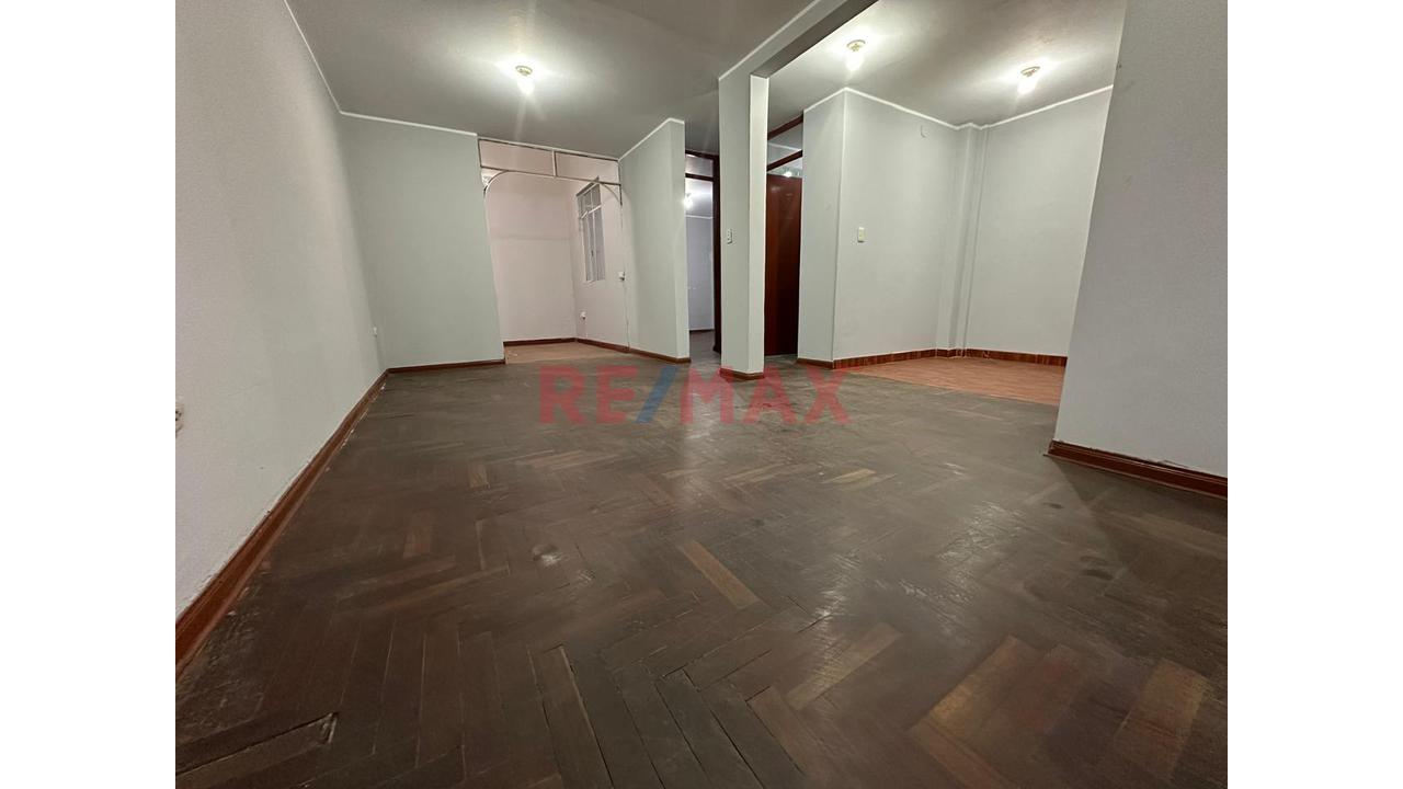 Alquilo Edificio Institucional | Ciudad Del Deporte | Ventanilla - 2