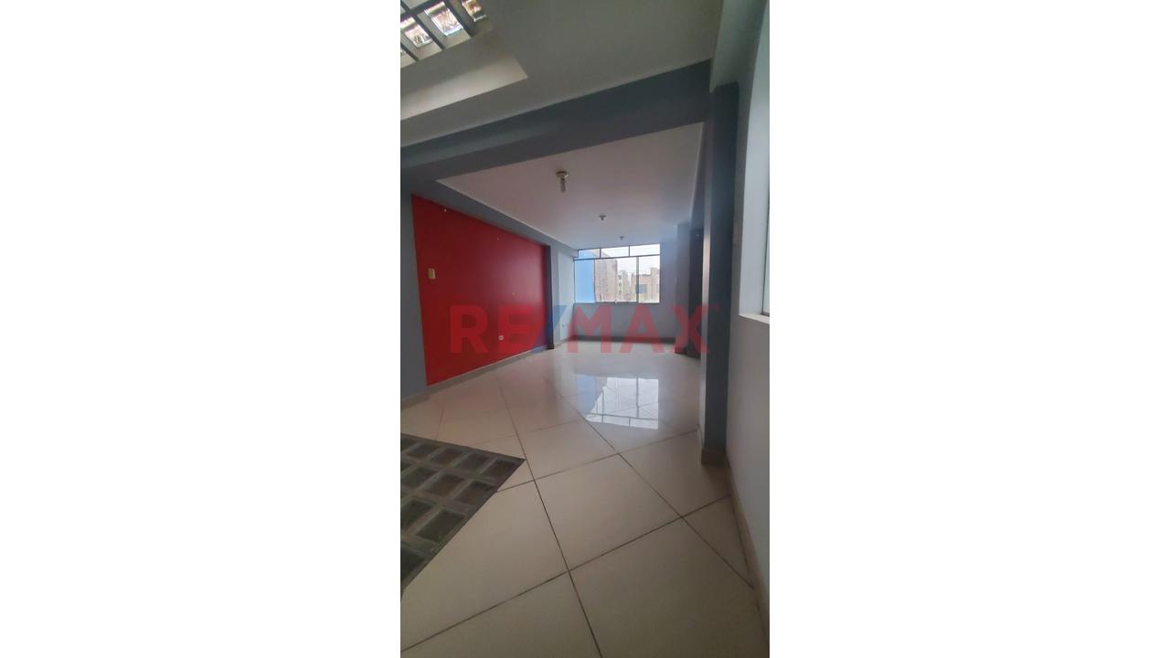 Vendo Rentable Casa Multifamiliar De 4 Pisos En Carapongo: Departamentos Independizados