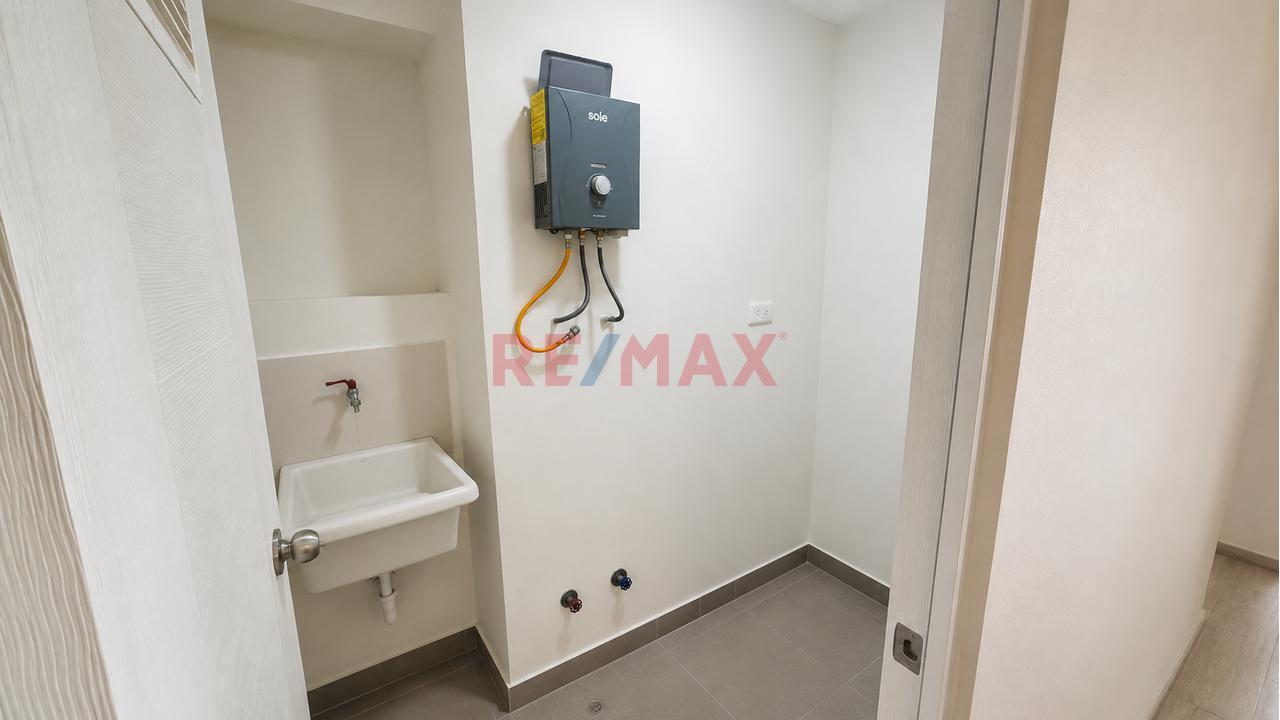 ¡Alquila Un Moderno Departamento En El Corazón De Jesús María! — foto 6