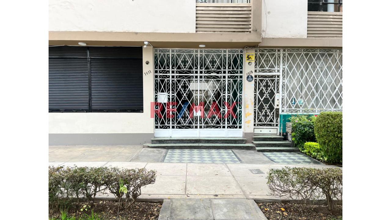 Departamento En Lince Con Patio