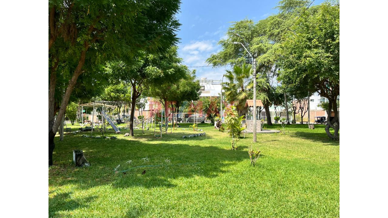 Venta De Amplia Casa En Urb Lourdes - 18