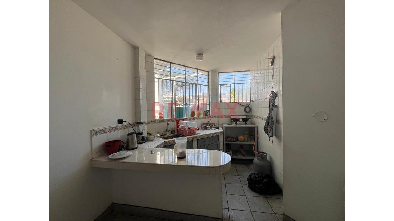 Venta De Amplia Casa En Urb Lourdes - 12