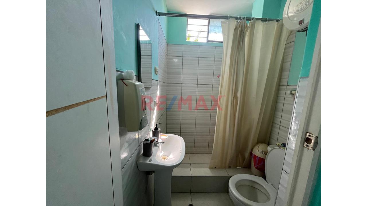 Venta De Amplia Casa En Urb Lourdes - 13