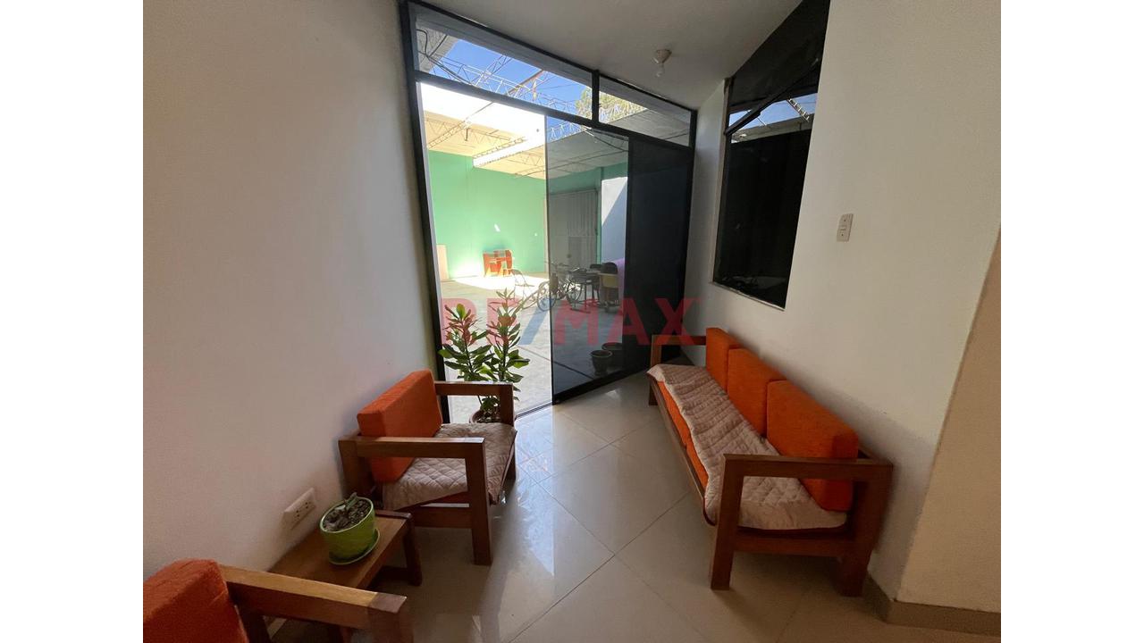 Venta De Amplia Casa En Urb Lourdes - 5