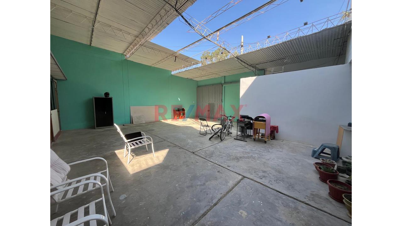 Venta De Amplia Casa En Urb Lourdes - 10