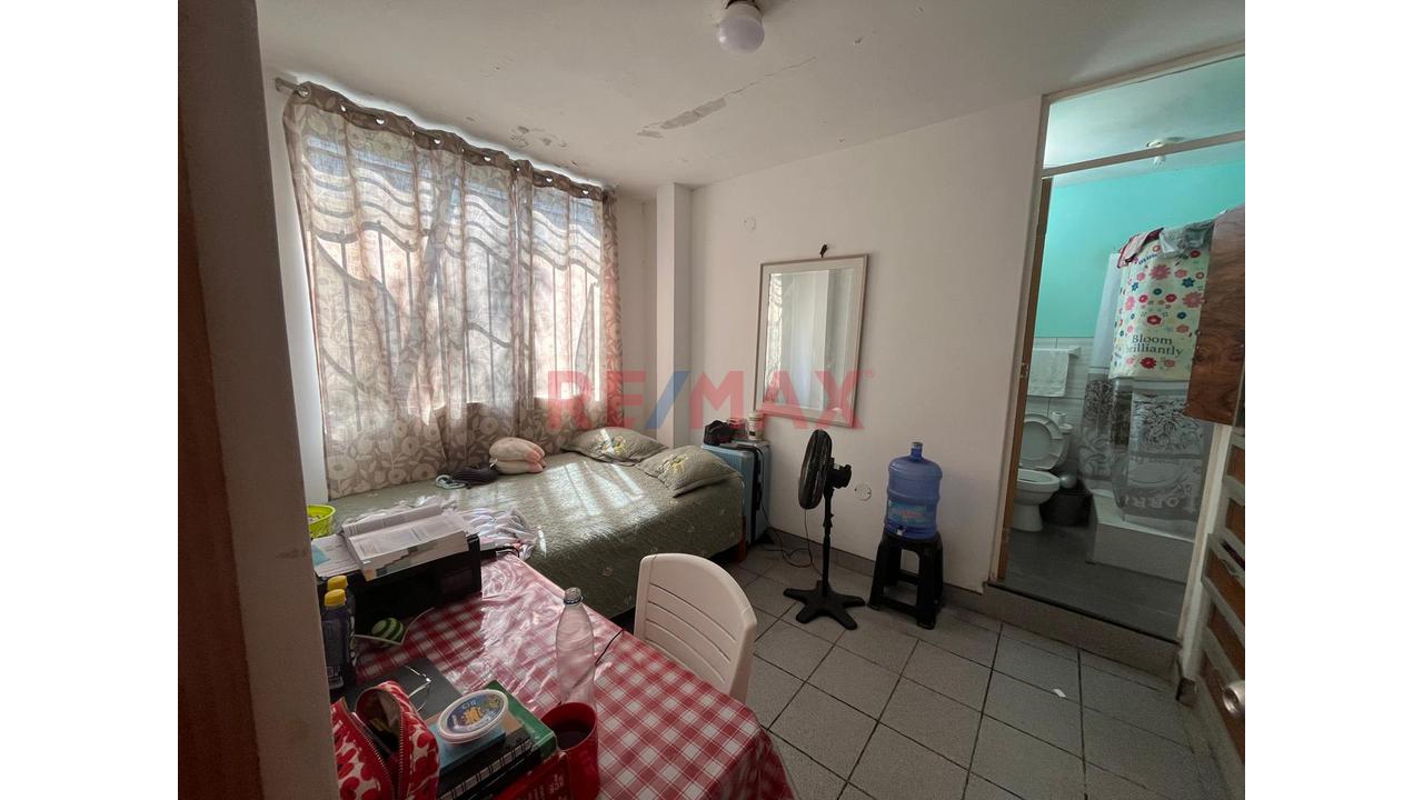 Venta De Amplia Casa En Urb Lourdes - 14