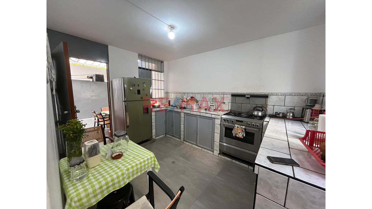 Venta De Amplia Casa En Urb Lourdes - 9